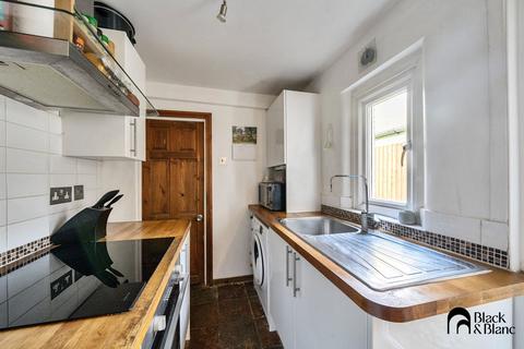 5 Warren Road, Croydon, CR0 6PE