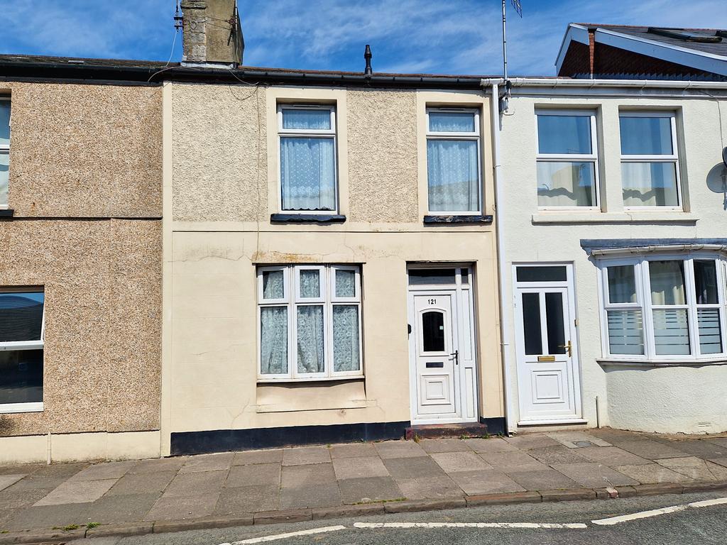 NEW ROAD, PORTHCAWL, CF36 5DD 2 bed terraced house - £110,000