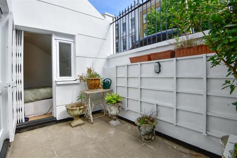 1 bedroom apartment for sale, Shakspeare Walk, London, N16