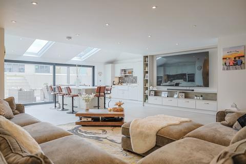 5 bedroom detached house for sale, 14 Joiners Road, Three Crosses
