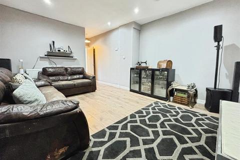 14 Mount Grove, Bradford, BD2 2JL