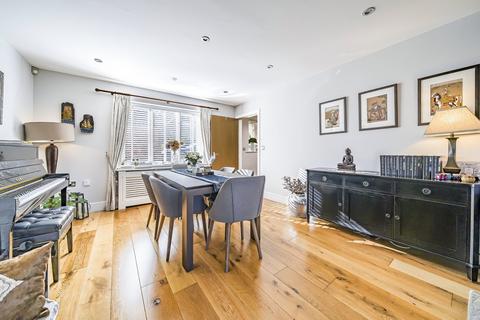 7 Pyrian Close, Woking, GU22 8LD