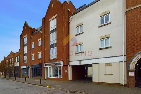 2 bedroom apartment to rent, Crouch Street, Colchester CO3