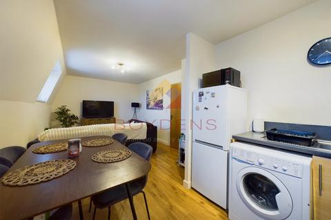 2 bedroom apartment to rent, Crouch Street, Colchester CO3