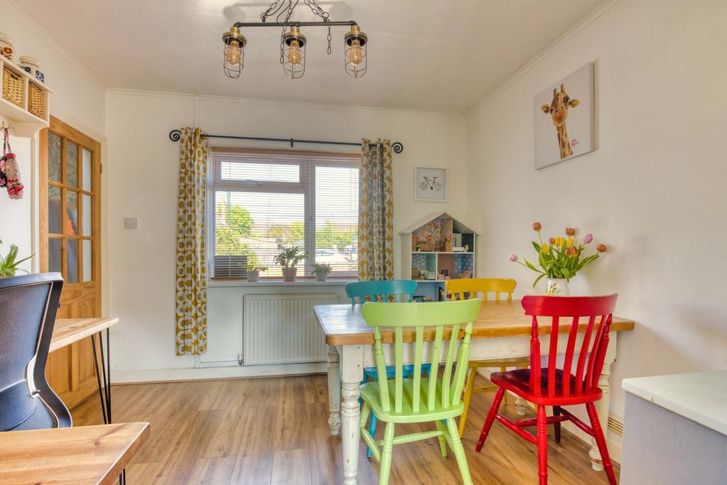 Ewemove Taunton - Elms Estate (2)