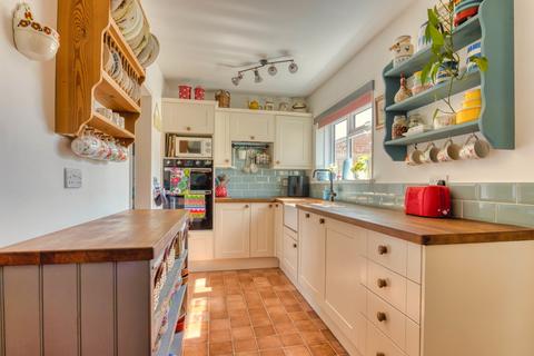 4 bedroom end of terrace house for sale, 16 Elms Estate, Monkton Heathfield, Taunton