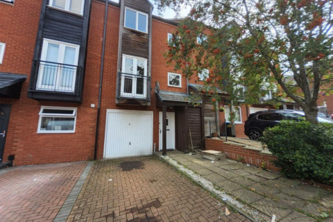 4 bedroom terraced house for sale, Maigno Way, Wolverton Mill, Milton Keynes, MK12