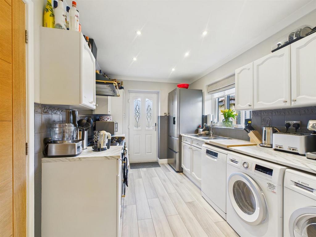 CAM03145 G0-PR0308-STILL014.jpg