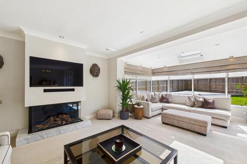 4 bedroom detached house for sale, Lismore Road, Buxton