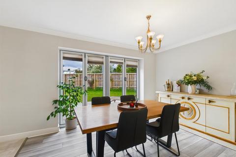 4 bedroom detached house for sale, Lismore Road, Buxton