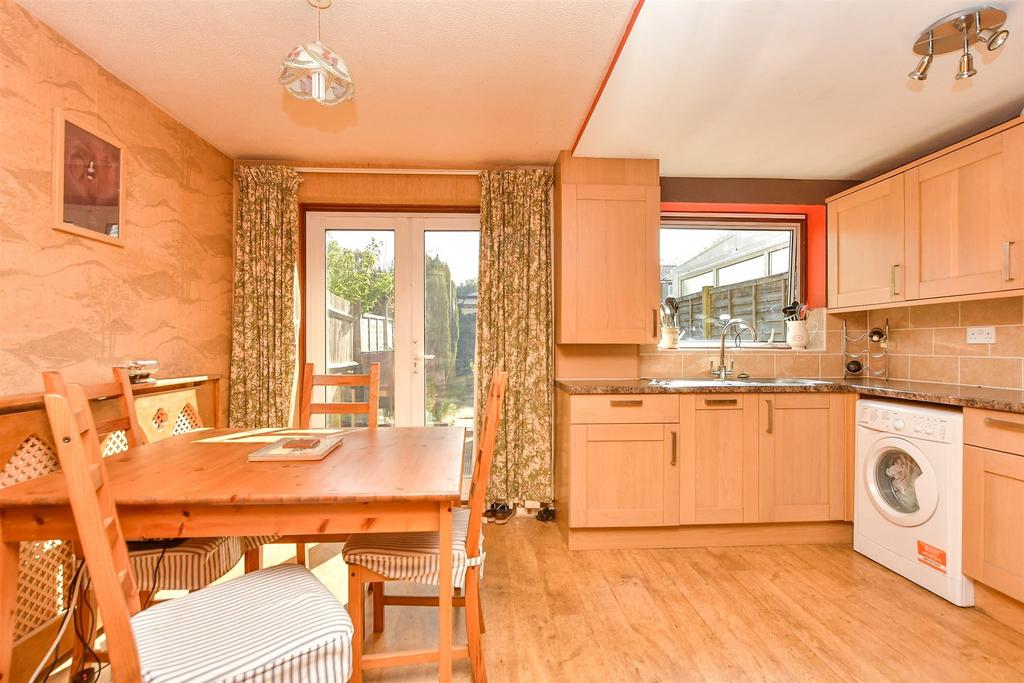 Kitchen/Dining Area