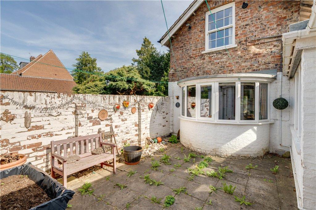 Rear Courtyard