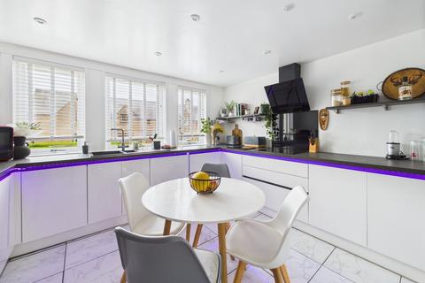 22 Dunarn Terrace, Newtyle, Blairgowrie, PH12 8UL
