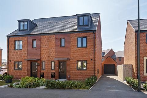 40 Ruby Avenue, Bishops Cleeve, Cheltenham, GL52 7ZN