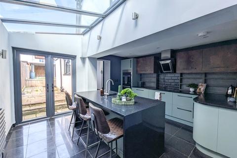 10 Counterpool Road, Bristol, BS15 8DQ