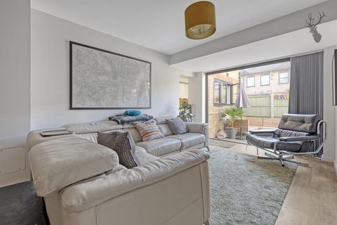 35 Ruston Street, London, E3 2LR