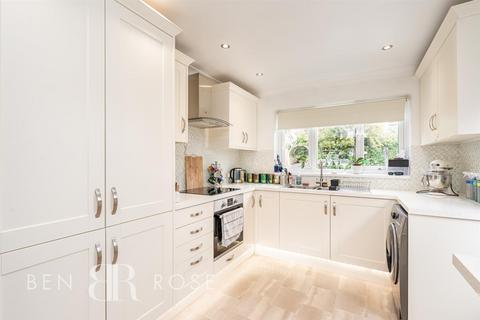 8 Brackenbury Close, Lostock Hall, Preston, PR5 5NB