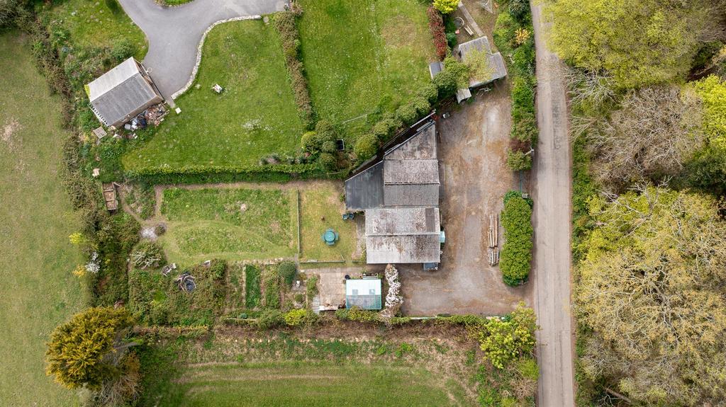 0424 04 - 1 Two Burrow Hill, TR4 9 HQ (Small) (29).