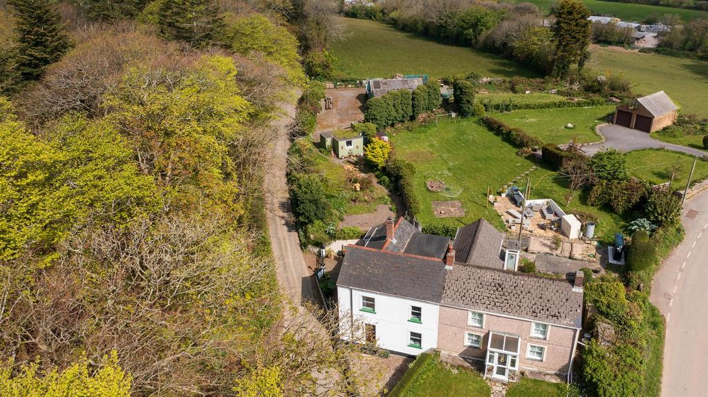 0424 04 - 1 Two Burrow Hill, TR4 9 HQ (Small) (20).
