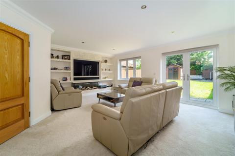 3 bedroom semi-detached house for sale, Main Drive, Iver SL0