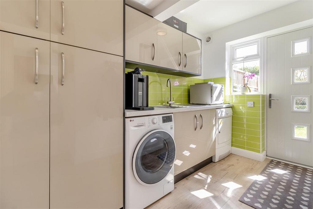 8643170-interior11.jpg