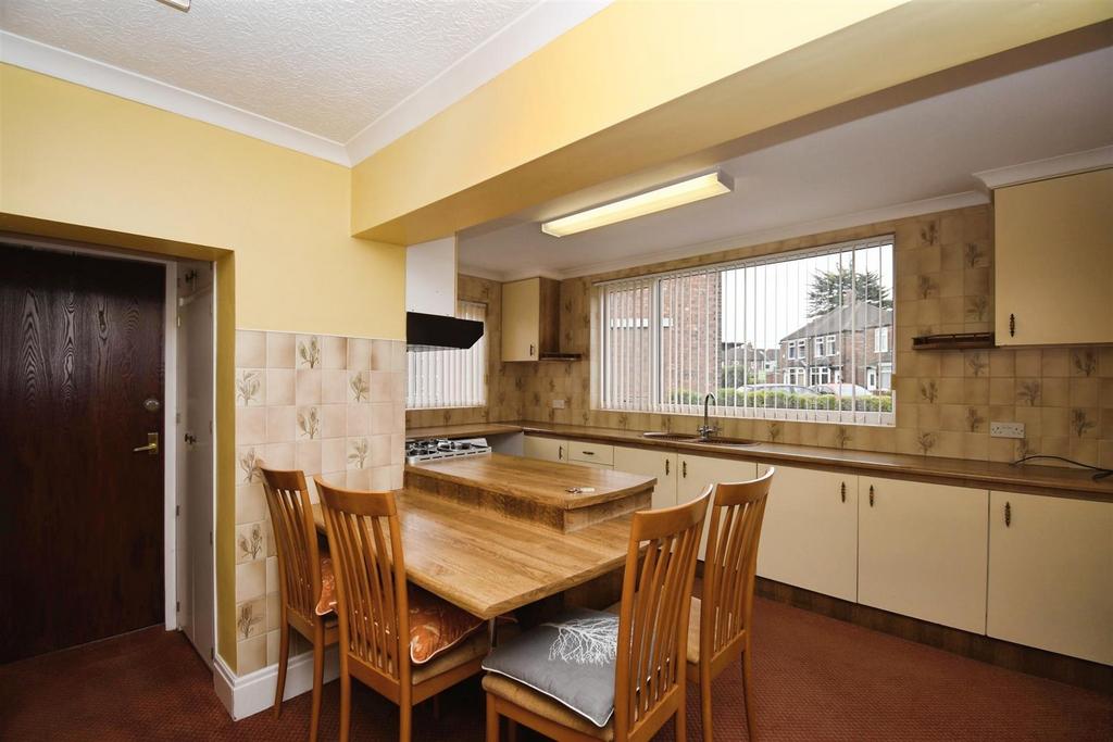 Kitchen / dining room