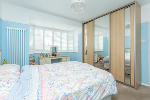 4 bedroom bungalow for sale, Lindenthorpe Road, Broadstairs, Kent, CT10