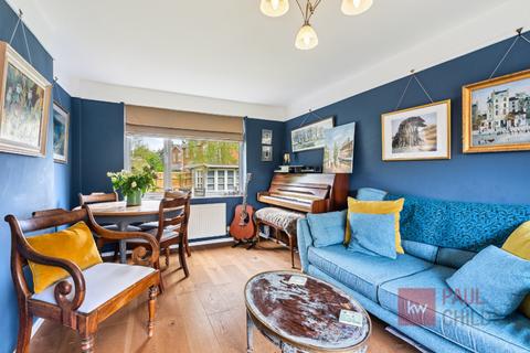3 The Close, Woodcote, Reading, RG8 0SB