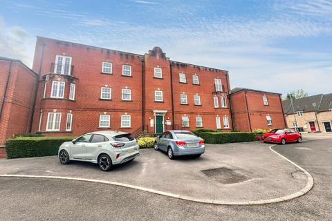 4 Armstrong House Bridgwater Close, Harnham, Salisbury, SP2 8PE