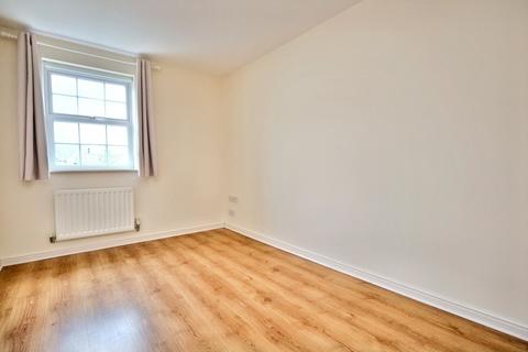 4 Armstrong House Bridgwater Close, Harnham, Salisbury, SP2 8PE