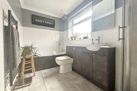3 bedroom semi-detached house for sale, Arnwood Avenue, Dibden Purlieu, SO45