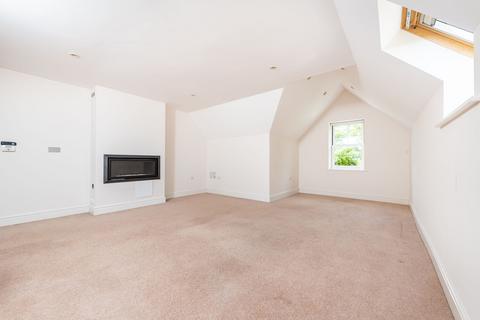 Flat 10 Little Orchard Place, Esher, KT10 9PP