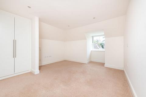 Flat 10 Little Orchard Place, Esher, KT10 9PP