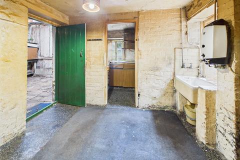 2 bedroom end of terrace house for sale, Albert Road, Abergavenny, NP7