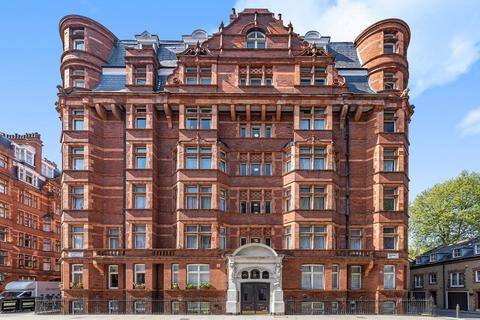 4 bedroom flat for sale, Gordon Mansions, Torrington Place, London