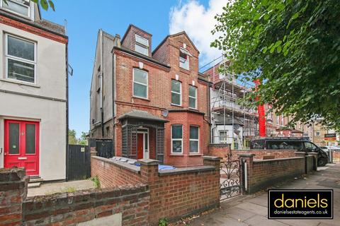 2 bedroom flat to rent, Connaught Road, Harlesden, London, NW10