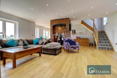 2, Grange Farm Brandon Lane, Coventry, CV3 3GU