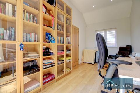 2, Grange Farm Brandon Lane, Coventry, CV3 3GU