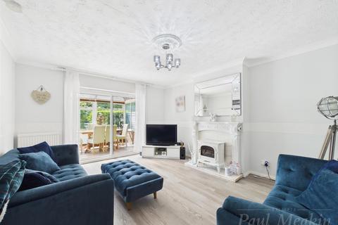 15 Martin Close, Warlingham, CR6 9AD
