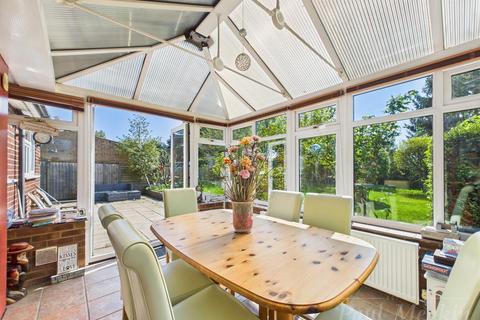 15 Martin Close, Warlingham, CR6 9AD
