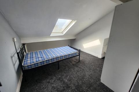 1 bedroom in a house share to rent, Little Horton Lane, BD5 0BU