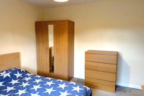 undefined, 22 Almond Close, Guildford GU1