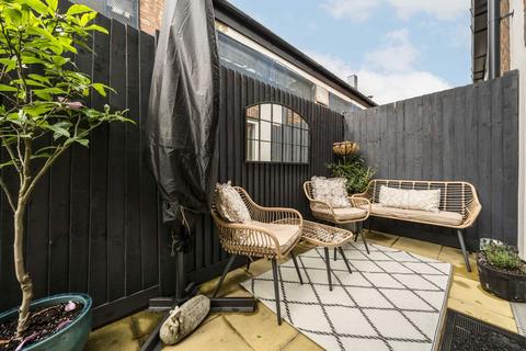 undefined, Fraser Road, Greenford UB6