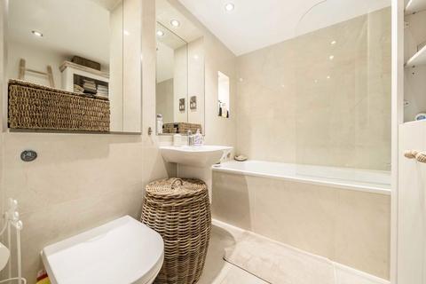 undefined, Fraser Road, Greenford UB6