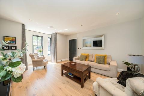 45 Ormond Crescent, Hampton, TW12 2TJ