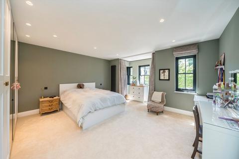 45 Ormond Crescent, Hampton, TW12 2TJ