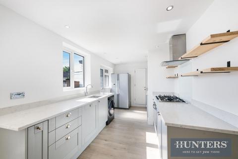 16 Inverness Road, Worcester Park, KT4 8PT