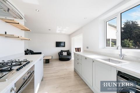 16 Inverness Road, Worcester Park, KT4 8PT