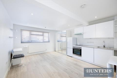 16 Inverness Road, Worcester Park, KT4 8PT