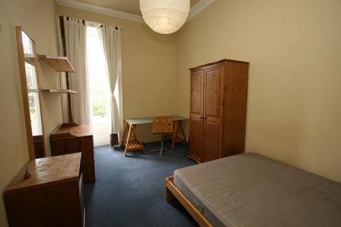 5 bedroom flat to rent, Strathearn Road, Marchmont, Edinburgh